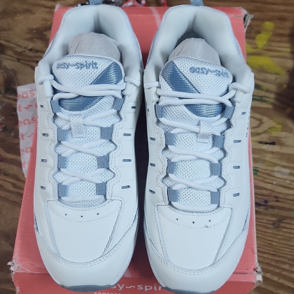 Easy Spirit White and Blue Athletic Shoes